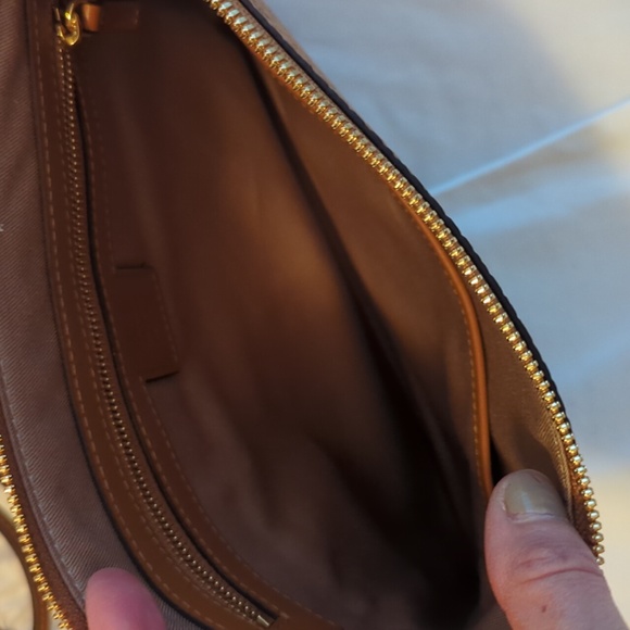 MCM Crossbody 100% Authentic - Picture 8 of 10